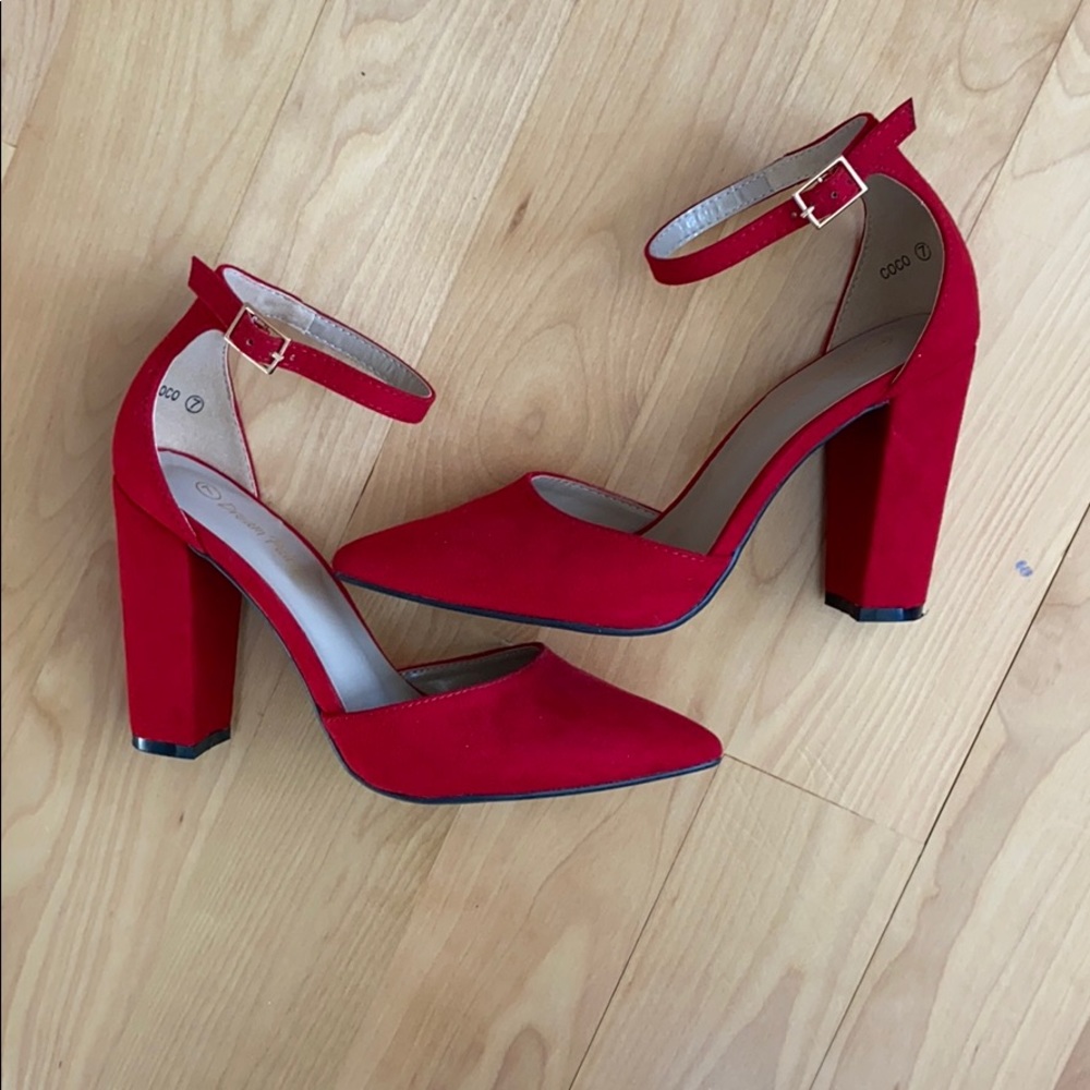 Red Closed toed box heel